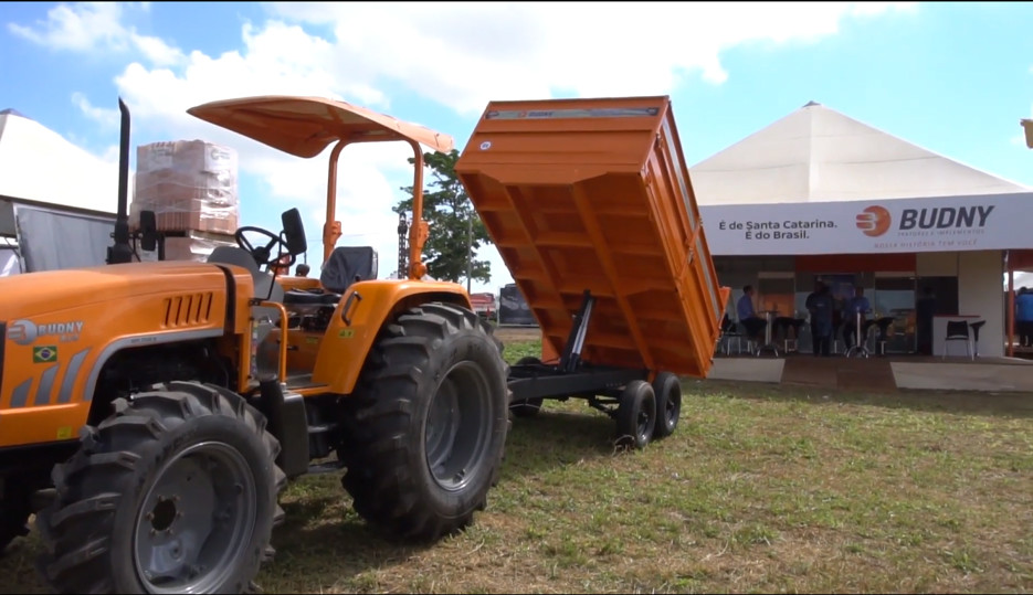 Budny apresenta nova secadora de grãos e transplantadeira de mudas para na Rondônia Rural Show