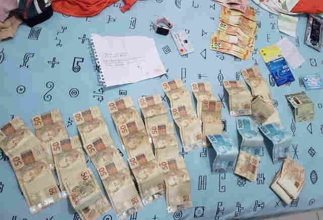 PF apreende dinheiro, objetos e carro de luxo com esposa de apenado por tráfico de drogas na Capital