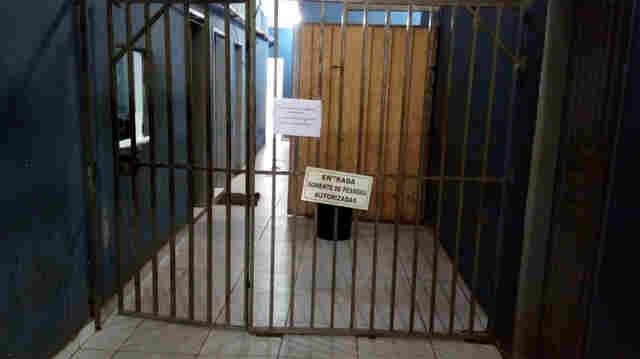 Durante aparente surto, homem tenta matar vizinhos Zona Leste