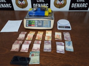 Mulher é presa com dois quilos de maconha na Capital
