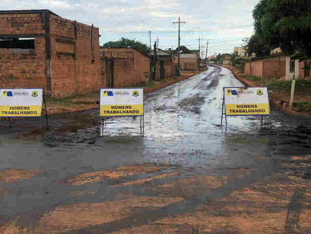 Prefeitura inicia asfalto em ruas do Bairro Cohab, na Zona Sul