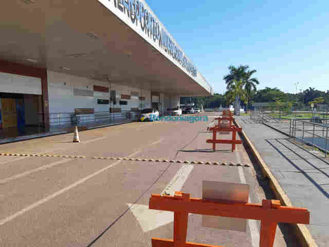 Infraero proíbe estacionamento em frente ao aeroporto da Capital; ideia é instalar ciclovia