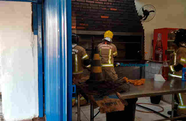 Vídeo: Princípio de incêndio em churrascaria mobiliza Corpo de Bombeiros na Capital