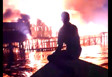 Vídeo: Incêndio destrói comércio em cidade da Bolívia na divisa com Costa Marques