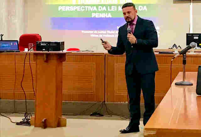 As mulheres transgêneros e transexuais sob perspectiva da Lei Maria da Penha é tema de palestra em seminário LGBTI