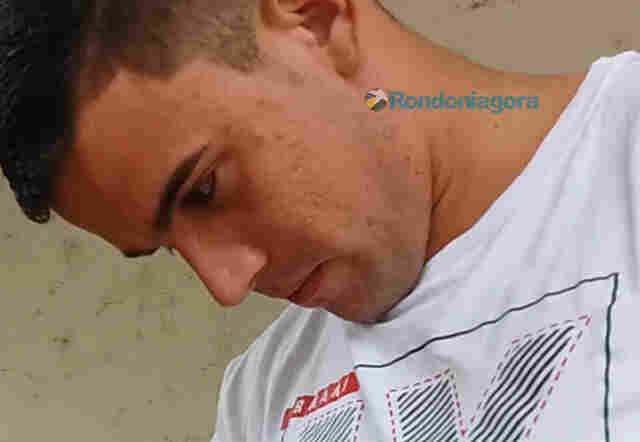 Vídeo: Foragido que intermediou morte de comerciante a mando do filho se apresenta, é preso e nega acusação