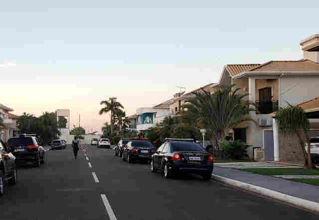 Guerra pelo controle do tráfico de drogas e armas no Paraguai: PF faz buscas em condomínio de luxo na Capital