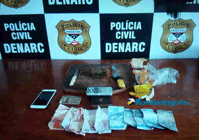 Traficante é preso negociando droga em terreno baldio