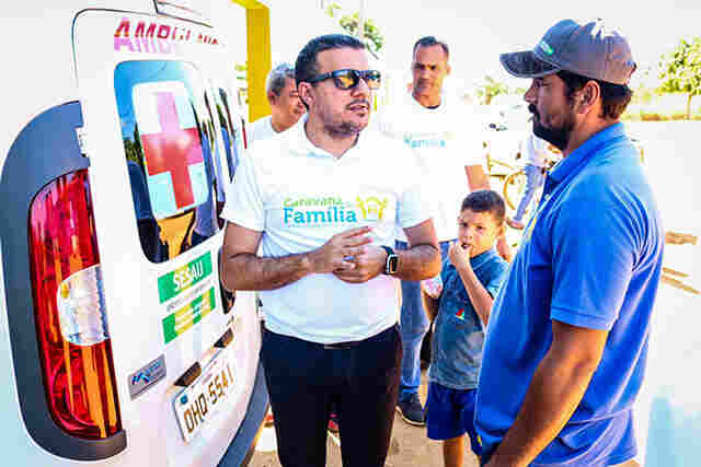 Deputado Alex Silva participa da entrega de ambulância no distrito de Rio Pardo