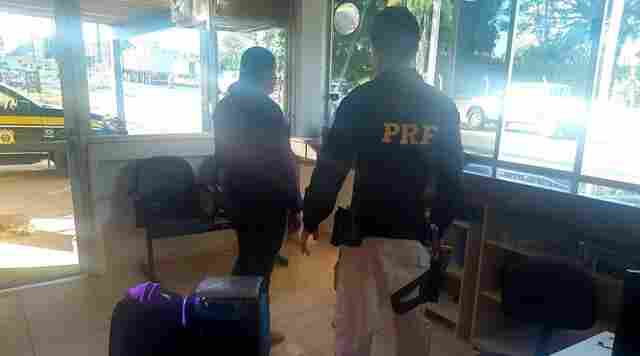 Boliviana é presa com 5 quilos de cocaína