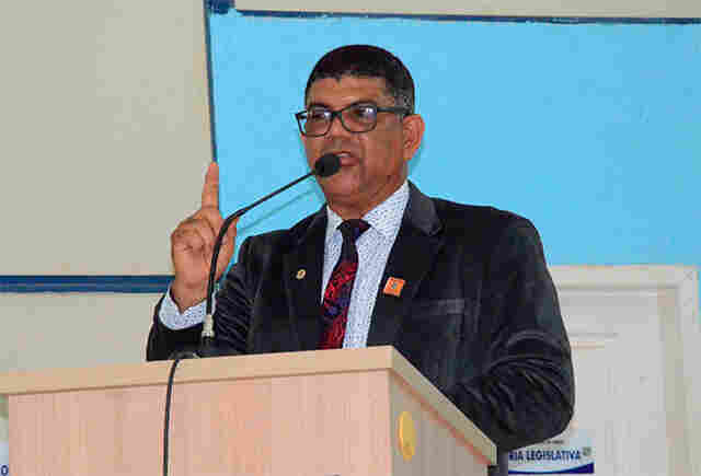 Candeias elege Lucivaldo Fabrício de Melo novo prefeito