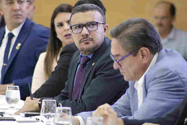 Deputado Alex Silva participa de audiência pública sobre aumento da tarifa de energia elétrica em Rondônia