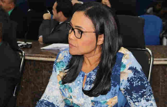 Imigrantes e refugiados: Vereadora Joelna Holder convoca população para audiência pública