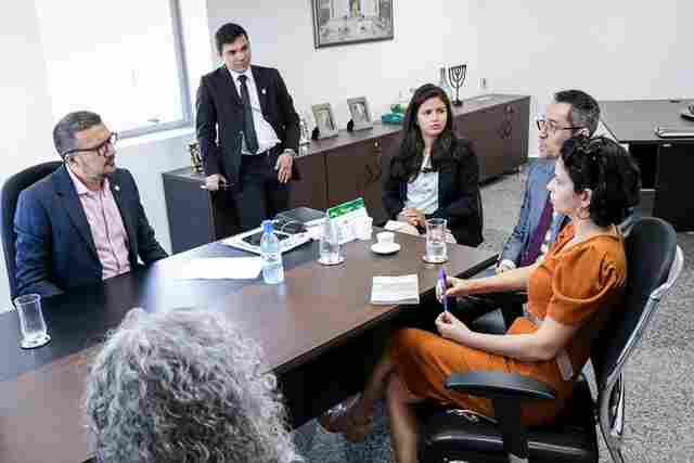 Deputado Alex Silva discute ações para reduzir casos de abusos sexual infantil e violência contra a mulher