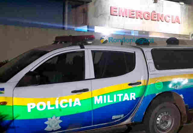 Criminoso atira em jovem na frente de escola na Capital