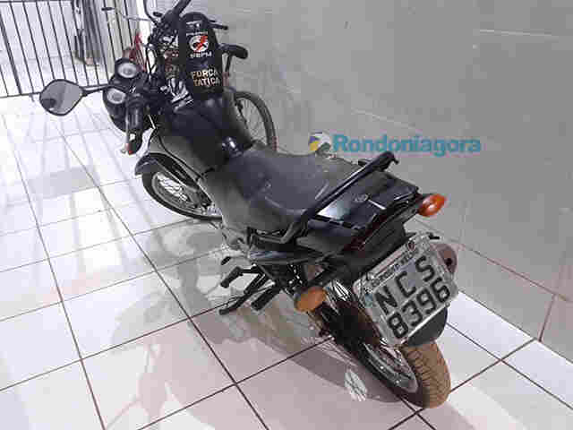 Jovem é preso com moto que havia sido roubada na quarta-feira