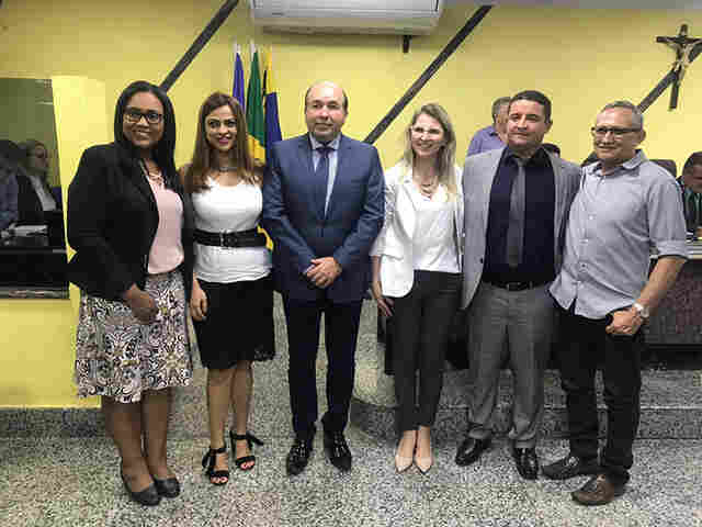 Vereadora Joelna Holder comemora aprovação do piso salarial para professores municipais