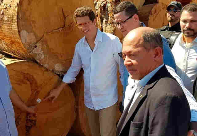 Coronel Chrisóstomo apresenta projeto para suspender autorização de queima de máquinas pelo Ibama