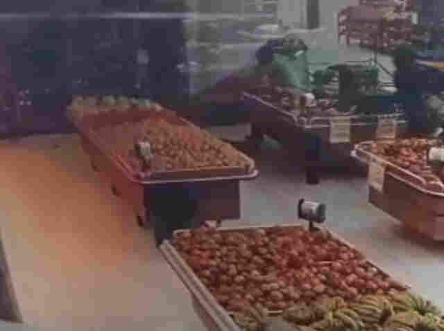 Acusados de assassinato em supermercado vão continuar presos