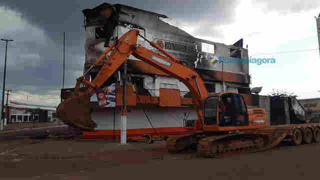 Ao vivo: Começa a demolição do prédio da Rondobras em Porto Velho