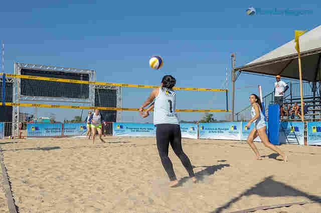 Duplas femininas abrem disputas do vôlei no Festival de Praia de Jaci-Paraná