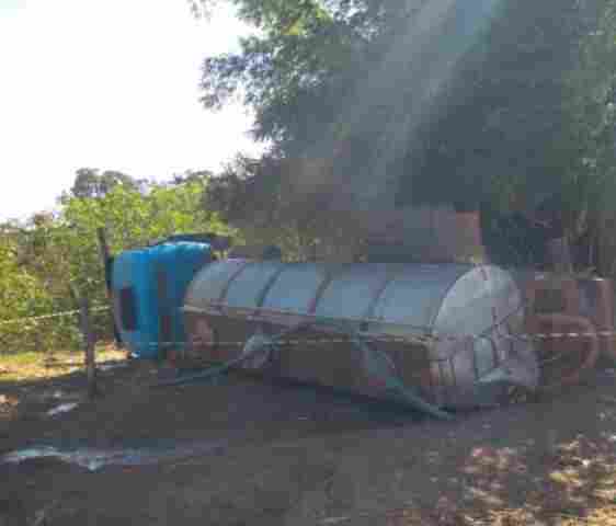 Motorista morre esmagado por caminhão-tanque