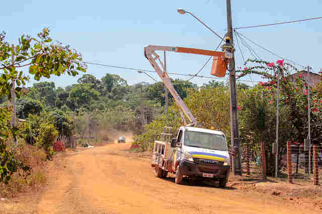 Prefeitura recupera iluminação pública na Vila Calderita