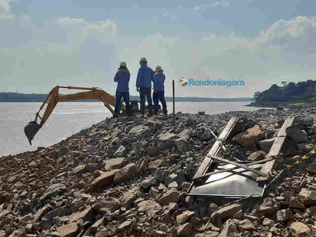 Empresa trabalha na obra de enrocamento que cedeu no Complexo da Madeira Mamoré