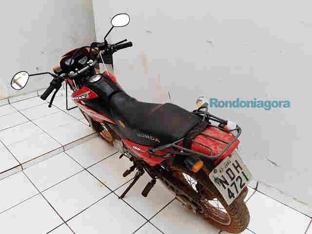 PM prende dois com moto roubada na Capital