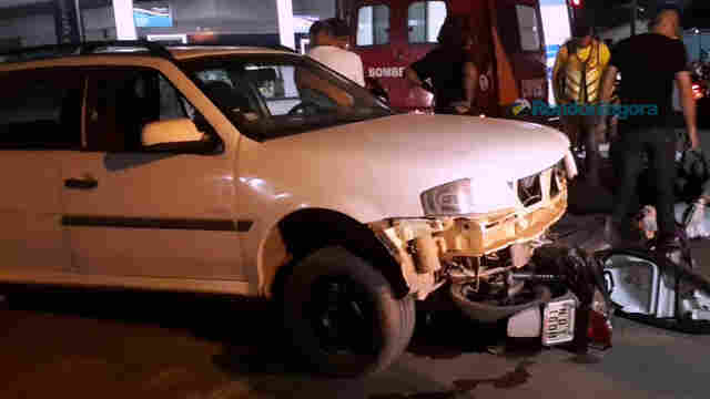 Mãe e filha ficam feridas após carro invadir preferencial em Porto Velho