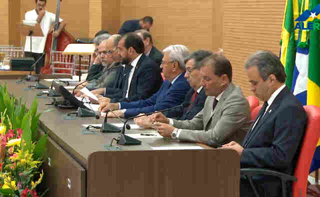 Acompanhe ao vivo a sessão que comemora os 36 anos da primeira Constituição de Rondônia