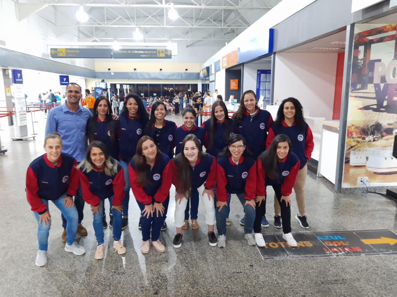 Equipe Universitária de Futsal Feminino recebe apoio do Deputado Alex Silva