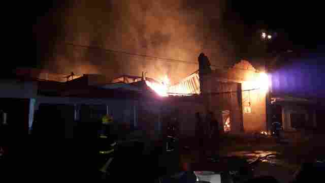 Vídeo: incêndio atinge outros imóveis no centro de Porto Velho