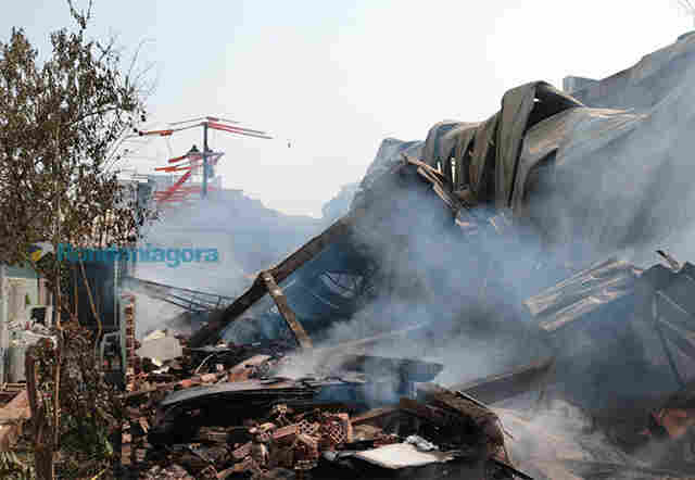 Confira imagens e vídeo do que sobrou após mais um grande incêndio na região central de Porto Velho