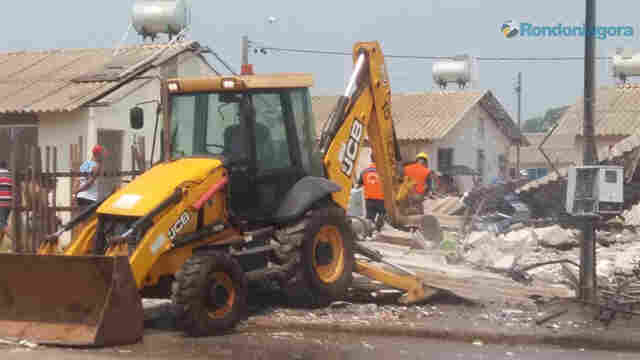 Casas atingidas por explosão no Orgulho do Madeira são demolidas