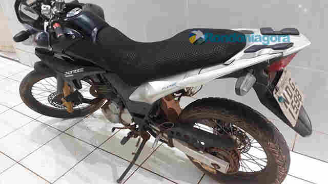 Dupla é presa com celular roubado na Zona Sul