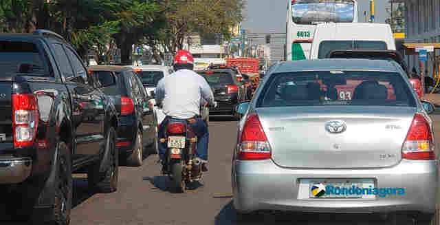 Falta de energia tumultua trânsito nas primeiras horas da manhã na Capital