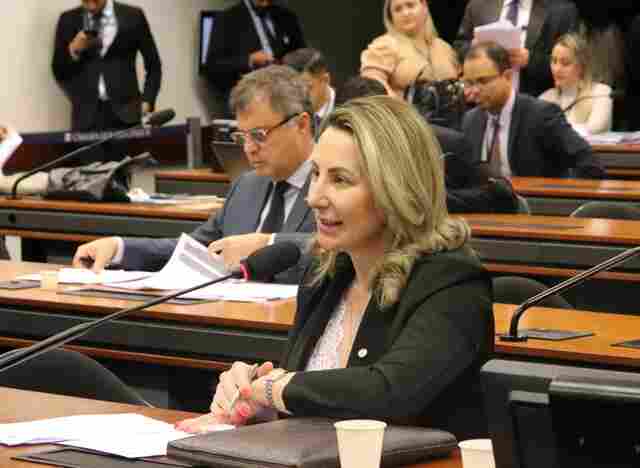 Jaqueline Cassol cobra respostas sobre fechamento da superintendência do Banco do Brasil em Rondônia