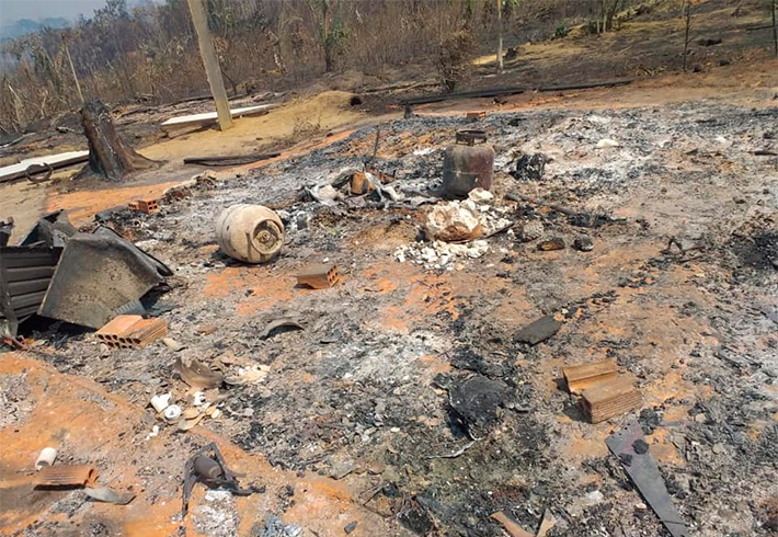 Vídeo: Duas pessoas morrem em incêndio na Zona Rural de Machadinho do Oeste