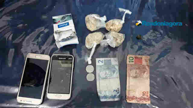 Dois são presos com droga em coletivo