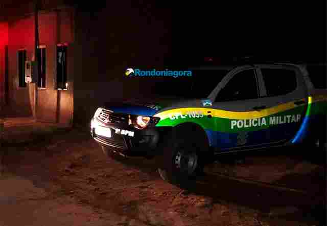 Populares matam homem que atacou a ex-esposa e o marido dela a facadas