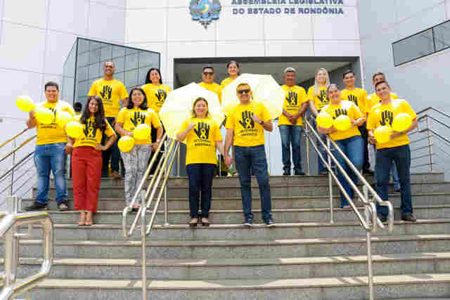 Deputado Alex Silva e equipe na Assembleia aderem à campanha Setembro Amarelo