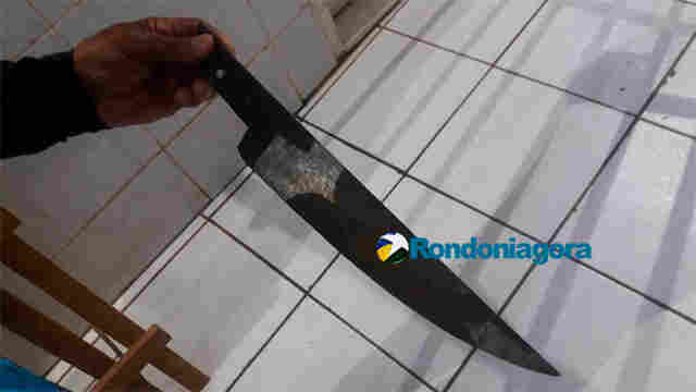 Mulher é presa após jogar faca na filha em Porto Velho