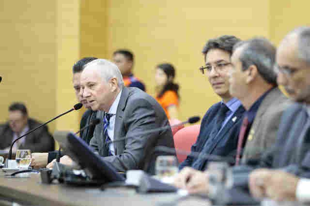 Assembleia presta homenagem pelos 50 anos de fundação da Companhia de Pesquisa de Recursos Minerais
