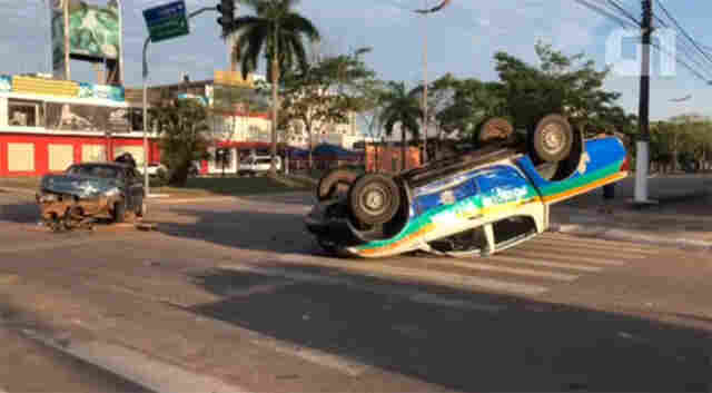 Viatura da PM capota após grave acidente em Porto Velho