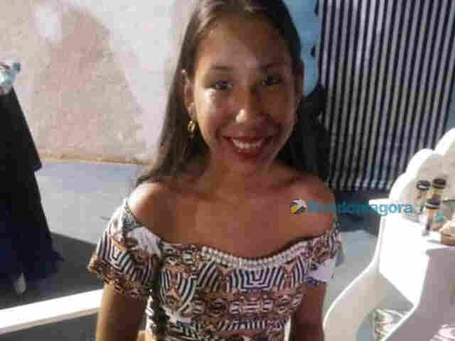 Mãe busca informações da filha que está sumida desde sábado