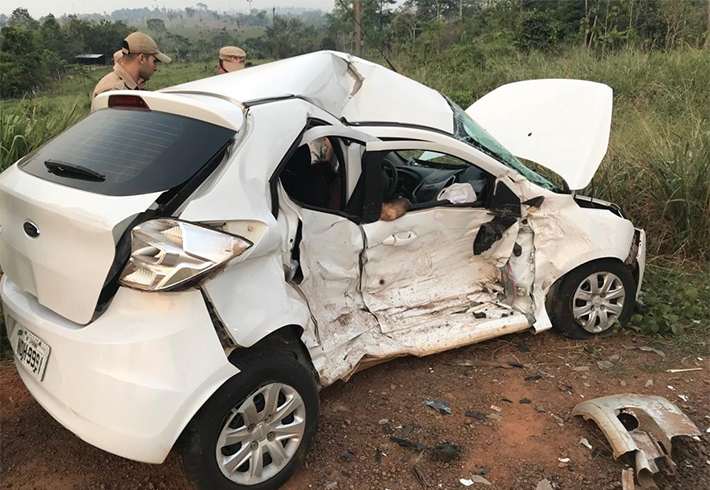 Três pessoas morrem em acidente na BR-364 em Jaru