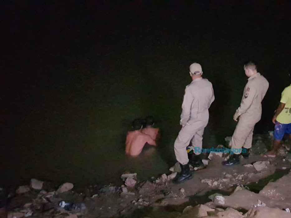 Jovem briga com o pai e se joga no Rio Madeira; Bombeiros realizam buscas