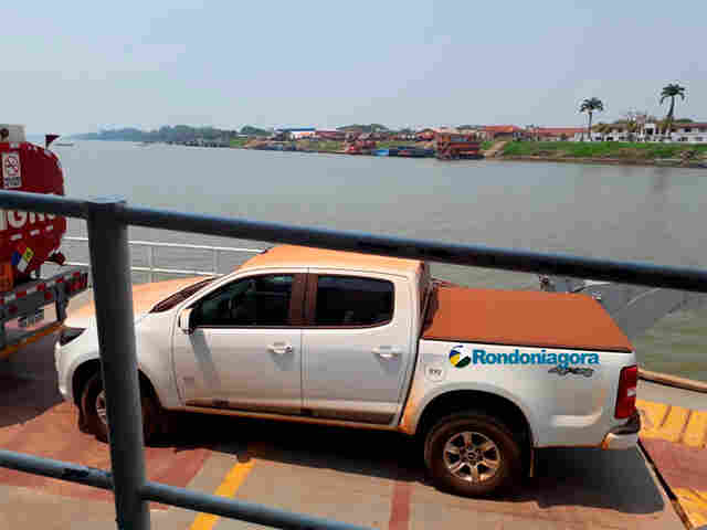 Em menos de 24 horas, duas caminhonetes são recuperadas na Bolívia pela Delegacia de Furtos e Roubos