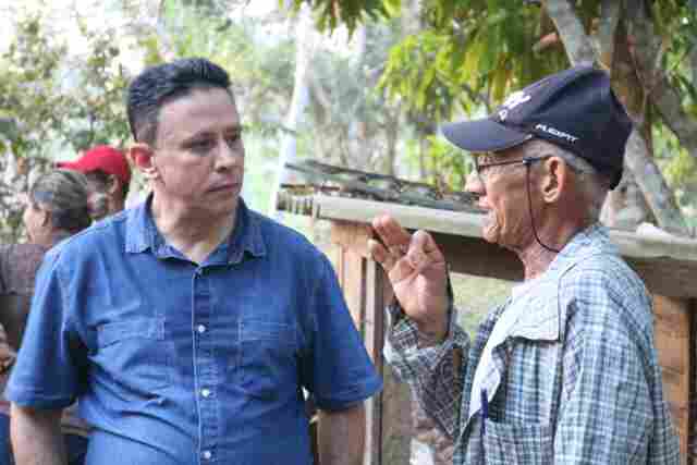 Moradores da linha C-01 e Ramais buscam melhorias através do vereador Edesio